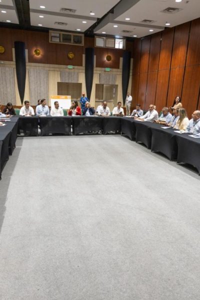 Homenaje a las víctimas de los atentados del fin de semana